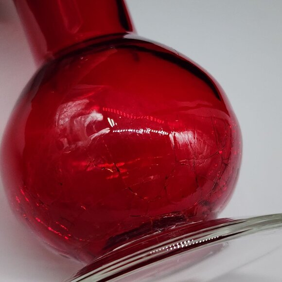 Handcrafted Red Glass Vase With Ruffled Edge & Glowing Effect Under Black Light - Picture 12 of 12